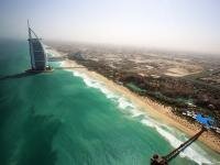 В Абу Даби зашел крупнейший круизный лайнер в этом сезоне